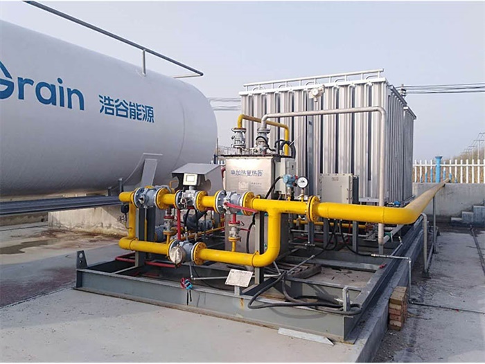 3000方無(wú)水電加熱復(fù)熱器